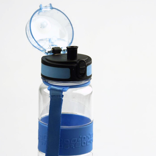 Trinkflasche mit Trageriemen, ca. 500 ml, hellblau