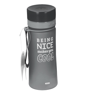 Trinkflasche Sportflasche Wasserflasche, Schraubdeckel, Being nice makes you cool, mit Siebeinsatz und Trageschlaufe, Kunststoff, ca. 500 ml, dunkelgrau